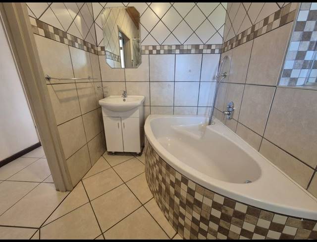 3 BEDROOM HOUSE FOR SALE IN SONLAND PARK